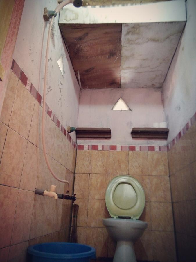 Novita Homestay Бунакен Екстер'єр фото