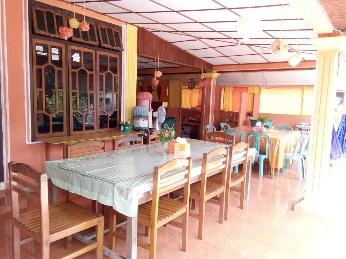 Novita Homestay Бунакен Екстер'єр фото
