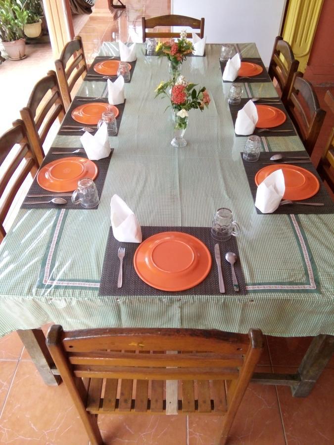 Novita Homestay Бунакен Екстер'єр фото