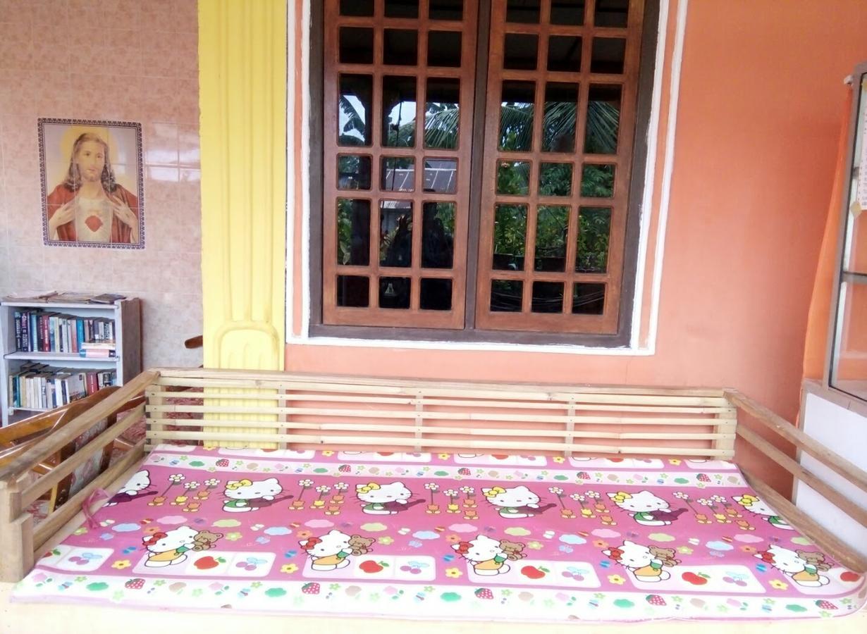 Novita Homestay Бунакен Екстер'єр фото