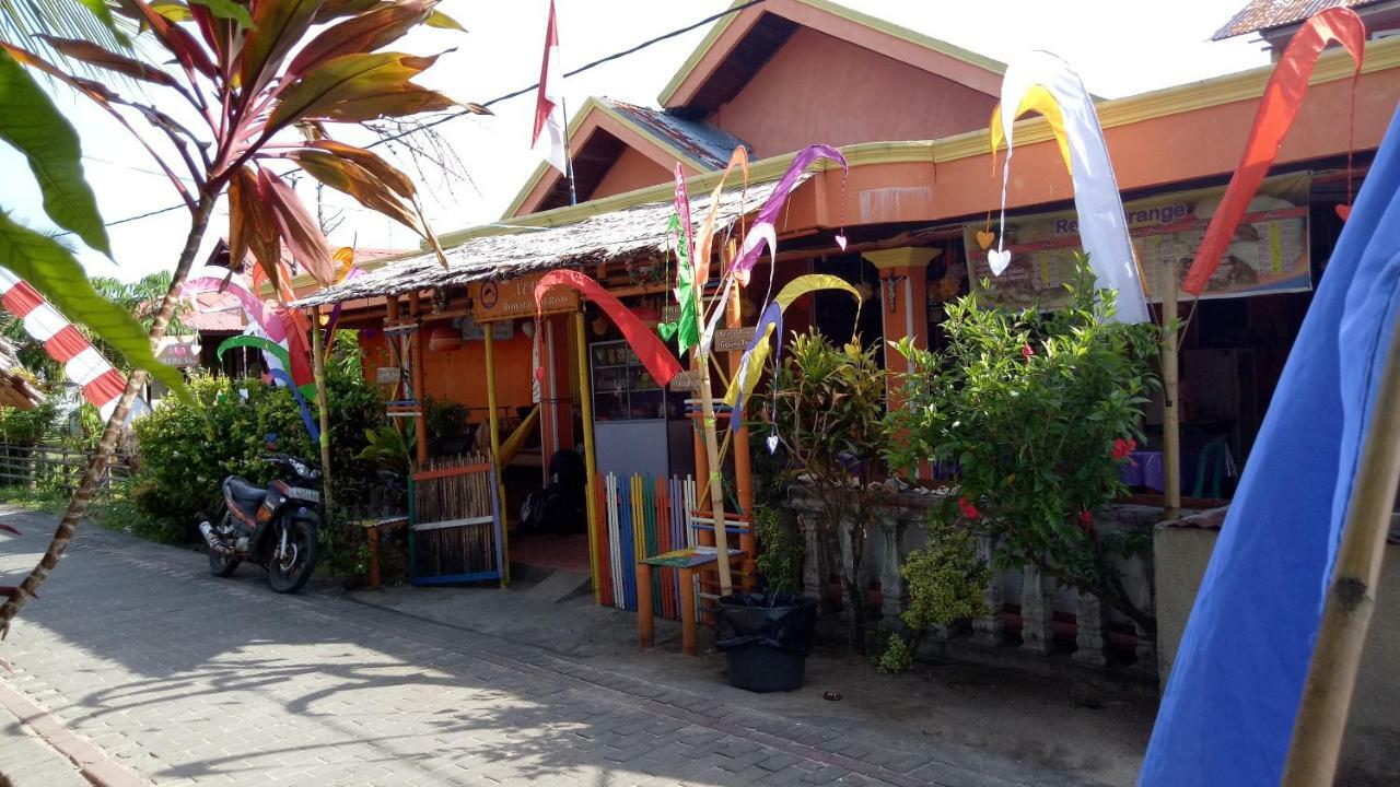 Novita Homestay Бунакен Екстер'єр фото